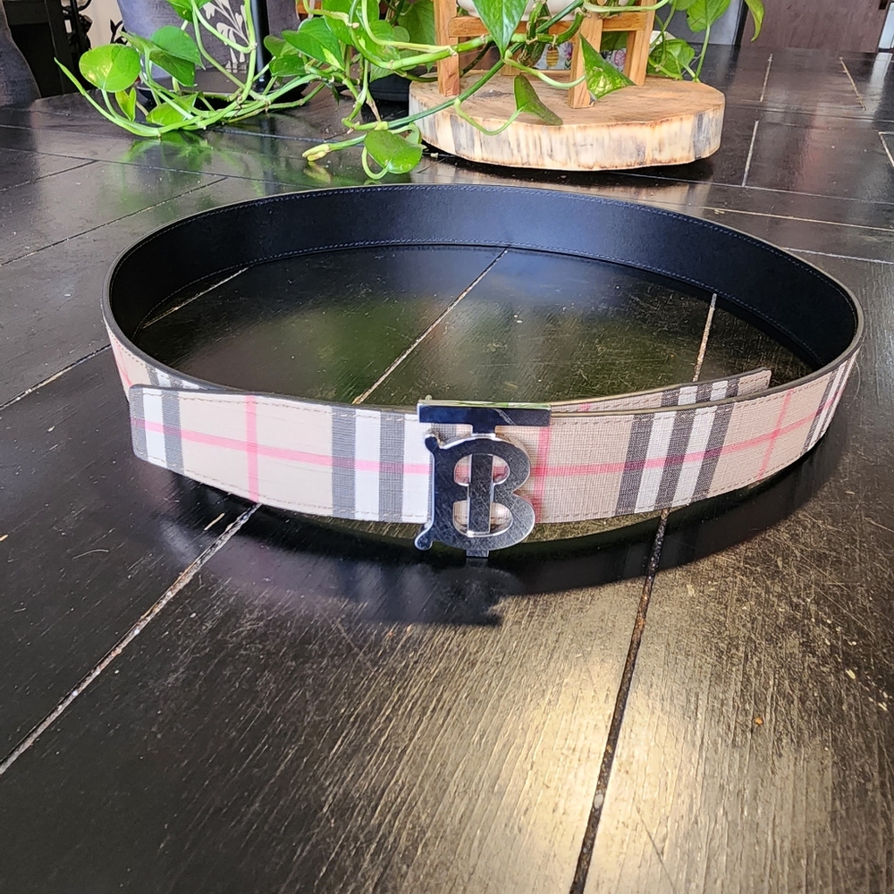 Men’s Burberry belt size 34/85 (NWT) Uni sex